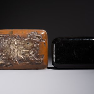 Five Japanese and Japonism bronze wares and three pieces of lacquer ware, 19/20th C. — photo 5