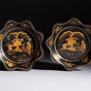 Five Japanese and Japonism bronze wares and three pieces of lacquer ware, 19/20th C. — photo 6