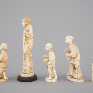 Five Japanese ivory okimono carved figures, late Meiji - early Taisho, 19th to early 20th C. — photo 3