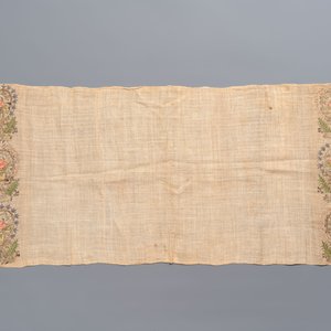 Five Ottoman gold and silver thread embroidered linen towels with floral design, 19th C. — photo 6