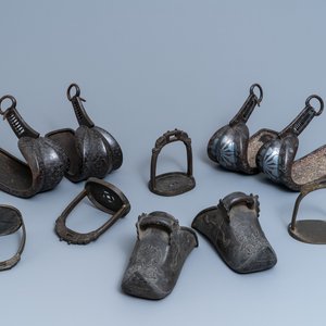 Five pairs of Chinese and Japanese stirrups, 18/19th C. — photo 1