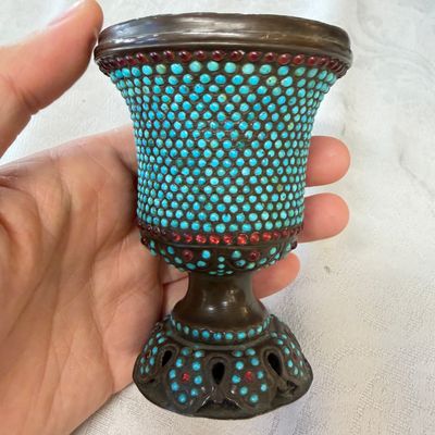 Five Persian repoussé, inlaid and turquoise-set metal hookah components — 照片 3