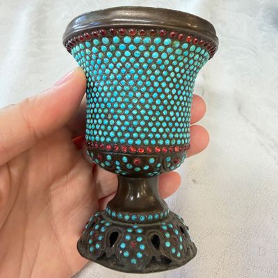Five Persian repoussé, inlaid and turquoise-set metal hookah components — 照片 4