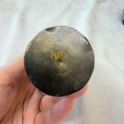 Five Persian repoussé, inlaid and turquoise-set metal hookah components — 照片 7