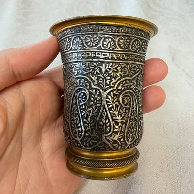 Five Persian repoussé, inlaid and turquoise-set metal hookah components — 照片 8