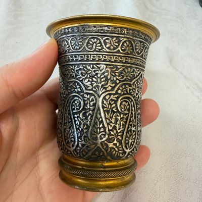 Five Persian repoussé, inlaid and turquoise-set metal hookah components — 照片 9