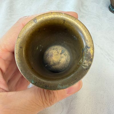 Five Persian repoussé, inlaid and turquoise-set metal hookah components — 照片 10