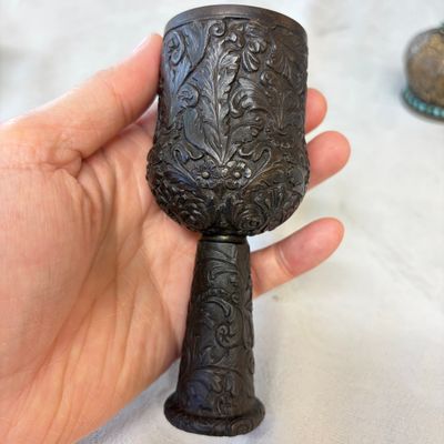 Five Persian repoussé, inlaid and turquoise-set metal hookah components — 照片 14