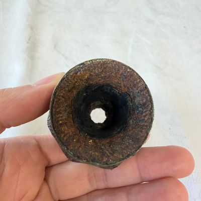 Five Persian repoussé, inlaid and turquoise-set metal hookah components — 照片 28