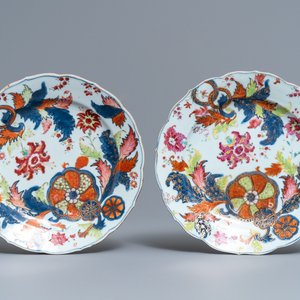 Five pieces of Chinese famille rose 'pseudo tobacco leaf' porcelain, Qianlong — photo 2