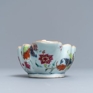 Five pieces of Chinese famille rose 'pseudo tobacco leaf' porcelain, Qianlong — photo 9