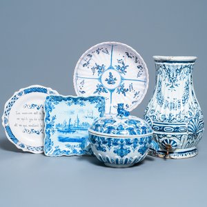 Five pieces of Dutch and French Delftware, 18/19th C. — 照片 1