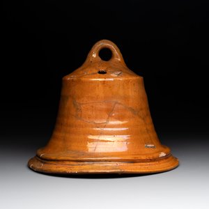 Five pieces of glazed earthenware cooking utensils and a fire bell, probably The Netherlands, 17th C. — photo 2