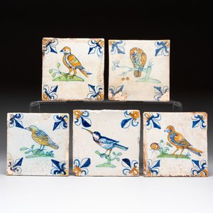 Five polychrome Dutch Delft 'bird' tiles, 17th C. — 照片 1