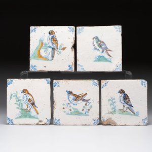 Five polychrome Dutch Delft 'bird' tiles, 17th C. — 照片 1