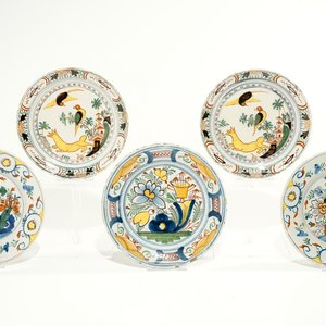 Five polychrome Dutch Delft plates, 18th C. — 照片 1
