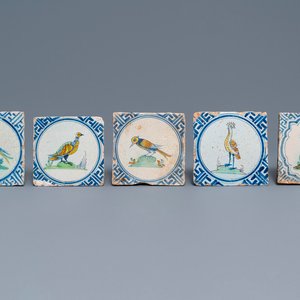 Five polychrome Dutch Delft tiles with birds and a deer, 1st half 17th C. — 照片 1
