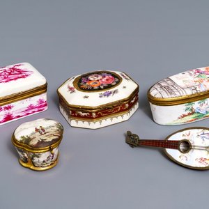 Five porcelain and enamel snuff boxes, Germany and France, 18/19th C. — 照片 1