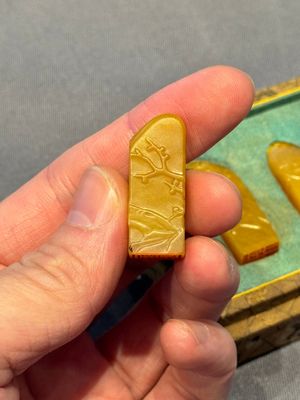 Five small Chinese tianhuang seals with a box, Eryue Xuan 二樂軒, Xinyu 心畬, Fu Ru 溥儒, Jiu Wangsun 舊王孫 and Luoshi Huiguan 羅室會館 mark, 19/20th C. — photo 20