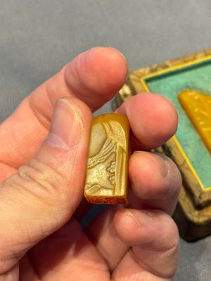 Five small Chinese tianhuang seals with a box, Eryue Xuan 二樂軒, Xinyu 心畬, Fu Ru 溥儒, Jiu Wangsun 舊王孫 and Luoshi Huiguan 羅室會館 mark, 19/20th C. — photo 26