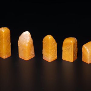 Five small Chinese tianhuang seals with a box, Eryue Xuan 二樂軒, Xinyu 心畬, Fu Ru 溥儒, Jiu Wangsun 舊王孫 and Luoshi Huiguan 羅室會館 mark, 19/20th C. — photo 6