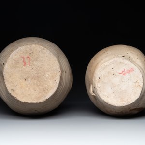 Five stoneware jugs or pilgrim flasks, including a Raeren example with armorial design, 16/17th C. and later — photo 13