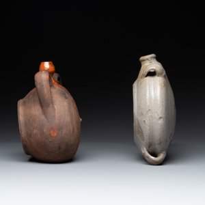 Five stoneware jugs or pilgrim flasks, including a Raeren example with armorial design, 16/17th C. and later — photo 17