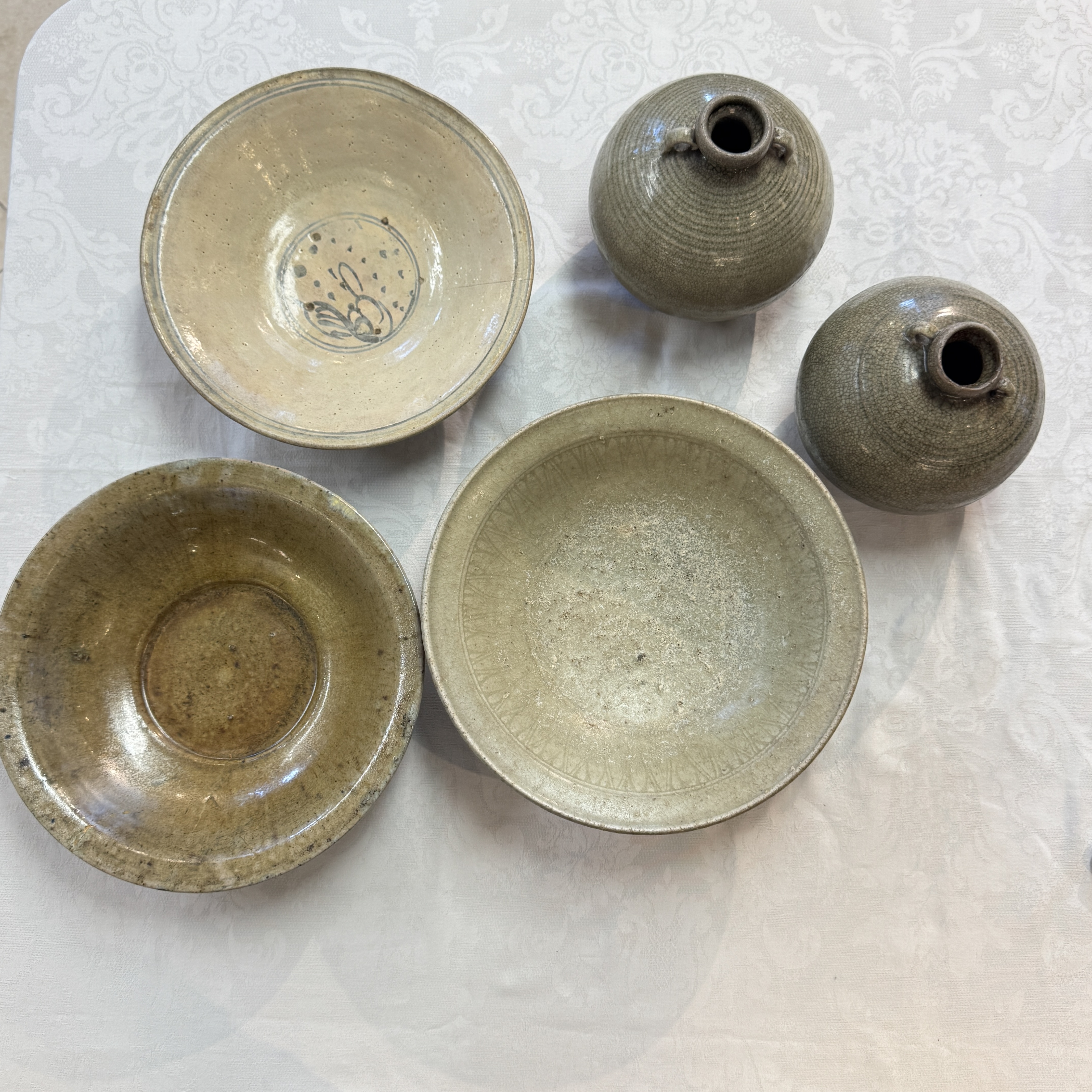 Five Thai Sukhothai and Sawankhalok ware — 照片 1