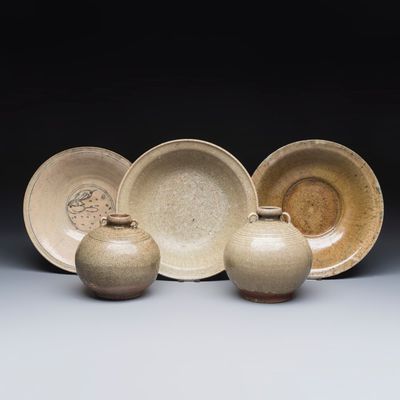 Five Thai Sukhothai and Sawankhalok ware, 15/16th C.