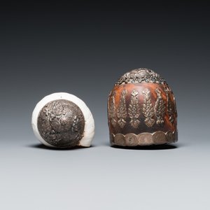 Five Tibetan ritual objects in copper, silver, jade and wood, 19/20th C. — 照片 12