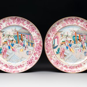Five unusual and fine Chinese Canton famille rose dishes with puce-enamelled rims, 19th C. — photo 4