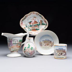 Five varied Chinese famille rose export wares, Qianlong — 照片 1
