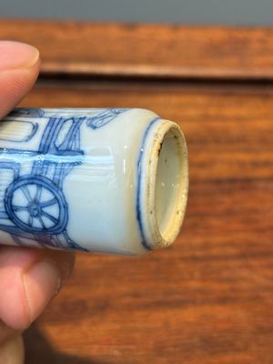 Five various Chinese blue and white snuff bottles, Yongzheng mark, 19/20th — photo 21