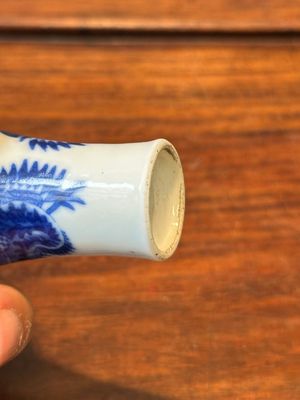Five various Chinese blue and white snuff bottles, Yongzheng mark, 19/20th — photo 30