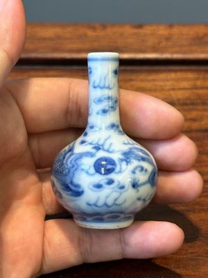 Five various Chinese blue and white snuff bottles, Yongzheng mark, 19/20th — photo 40