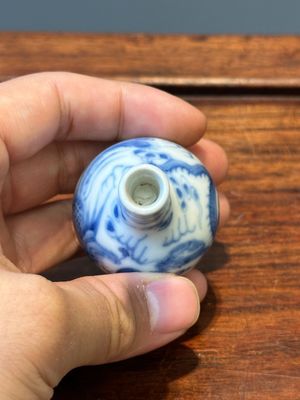 Five various Chinese blue and white snuff bottles, Yongzheng mark, 19/20th — photo 45
