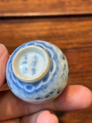 Five various Chinese blue and white snuff bottles, Yongzheng mark, 19/20th — photo 48