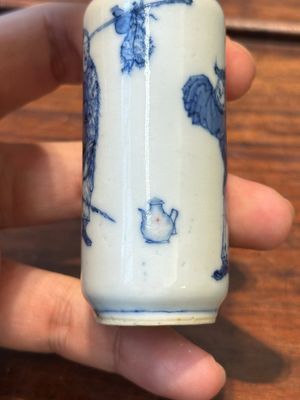 Five various Chinese blue and white snuff bottles, Yongzheng mark, 19/20th — photo 5