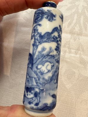 Five various Chinese blue and white snuff bottles, Yongzheng, Qianlong and Tongzhi marks, 19th C. — photo 29