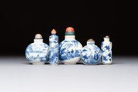 Five various Chinese blue and white snuff bottles, Yongzheng, Qianlong and Tongzhi marks, 19th C.
