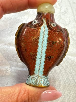 Five various Chinese cloisonné, glass, horn and enamel snuff bottles, Qianlong mark, 19/20th C. — photo 33