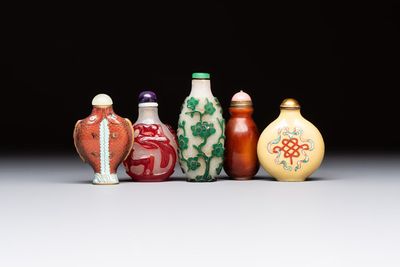 Five various Chinese cloisonné, glass, horn and enamel snuff bottles, Qianlong mark, 19/20th C.