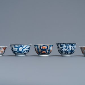 Five various Chinese cups and saucers and a small dish, Kangxi/Qianlong — photo 5
