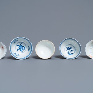 Five various Chinese cups and saucers and a small dish, Kangxi/Qianlong — photo 8