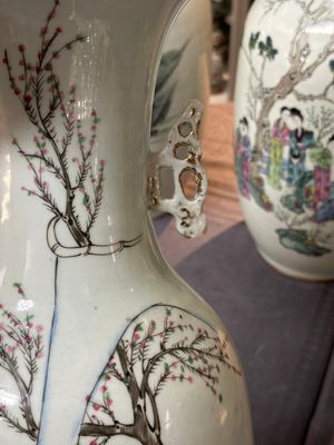 Five various Chinese famille rose vases, 19/20th C. — photo 17