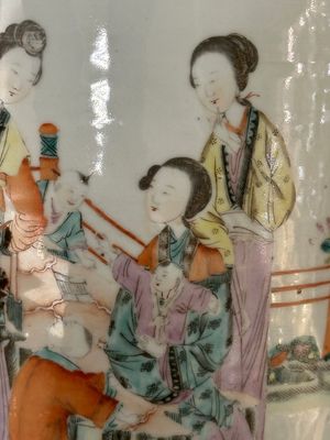 Five various Chinese famille rose vases, 19/20th C. — photo 5