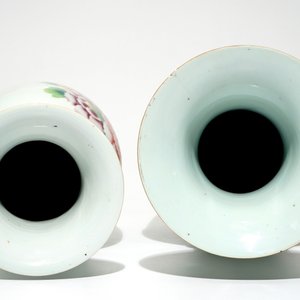 Five various Chinese famille rose vases, 19/20th C. — photo 12