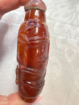 Five various Chinese jade, jadeite, agate and glass snuff bottles, 19th C. — photo 13