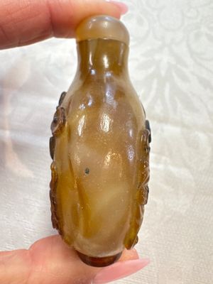 Five various Chinese jade, jadeite, agate and glass snuff bottles, 19th C. — photo 25