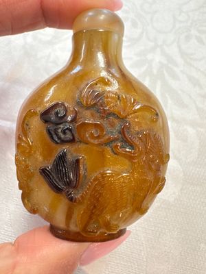 Five various Chinese jade, jadeite, agate and glass snuff bottles, 19th C. — photo 26